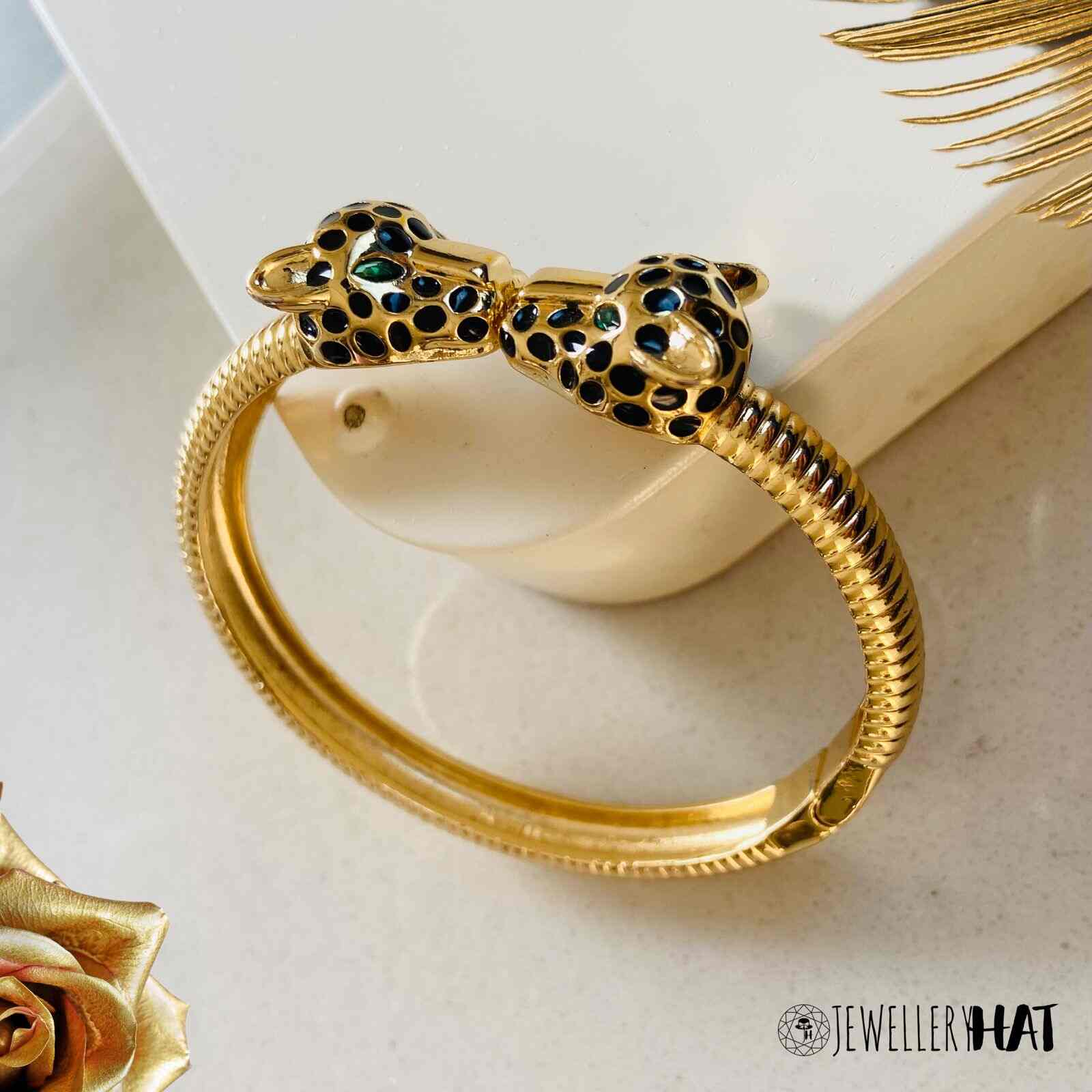 Cartier leopard outlet bracelet