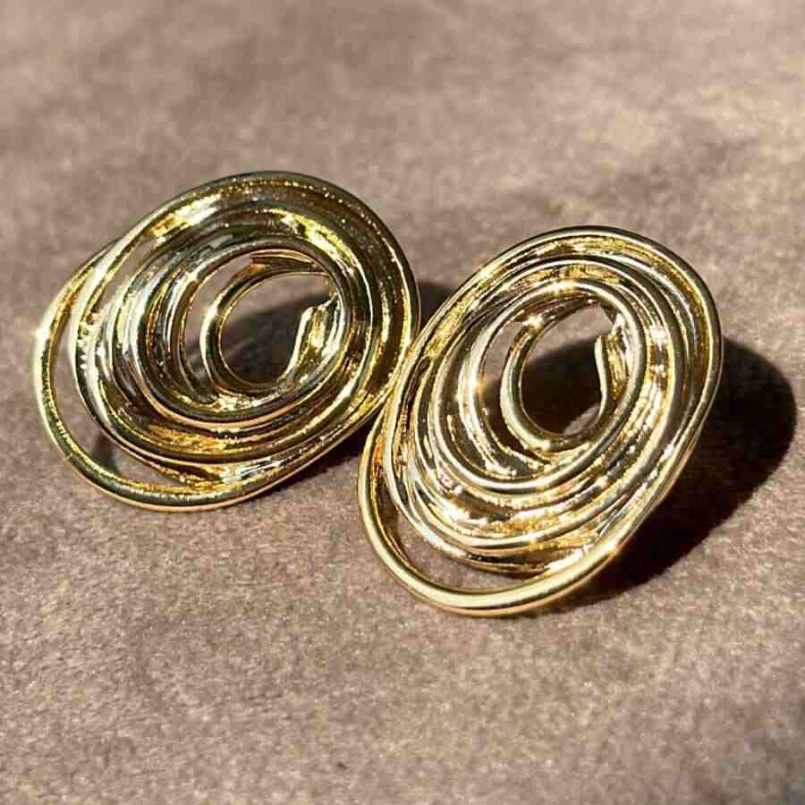 Round Alloy Vembley Gold Plated Stylish stud and Hoop Earrings For Women  and Girls at Rs 140/set in New Delhi