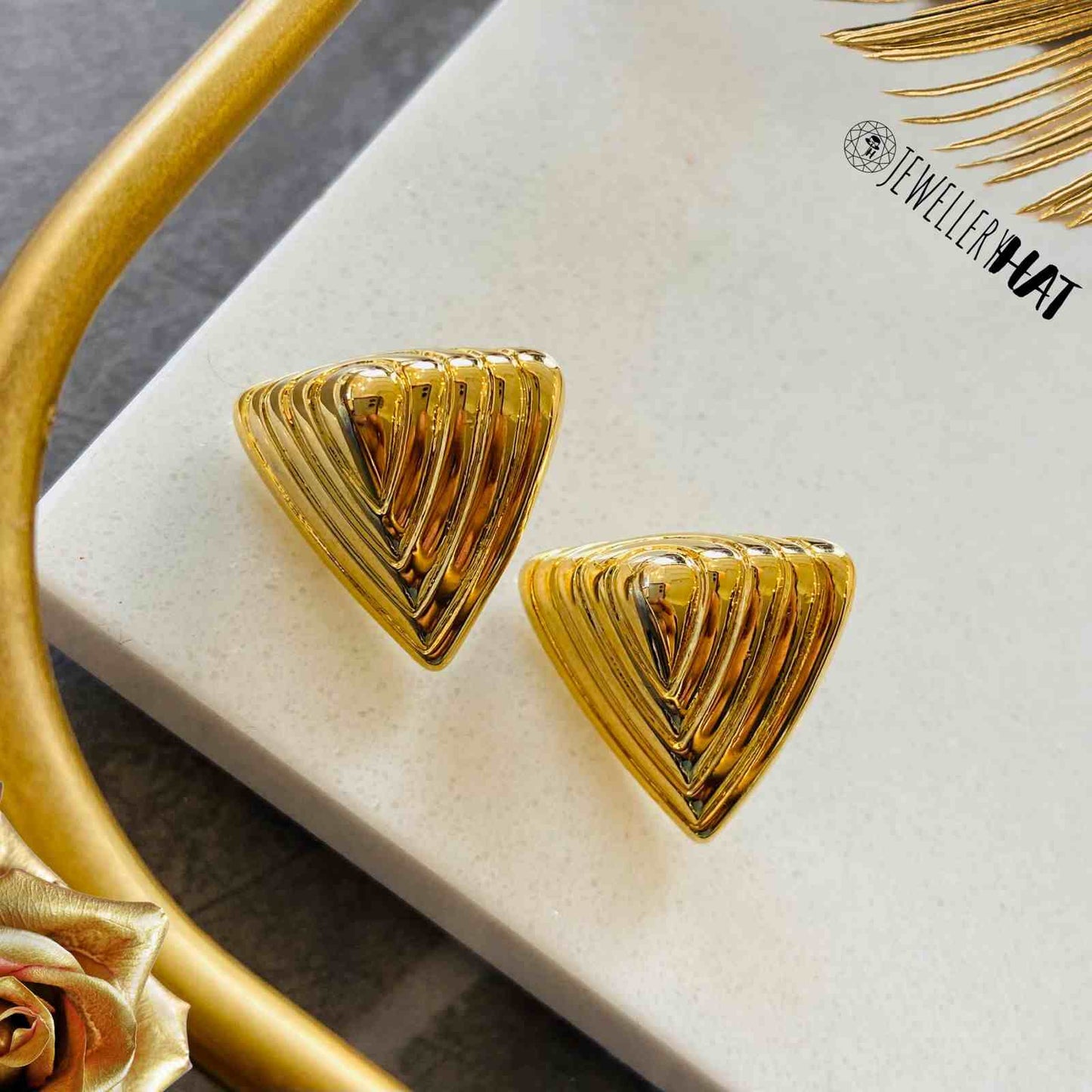 Ear Stud Gold