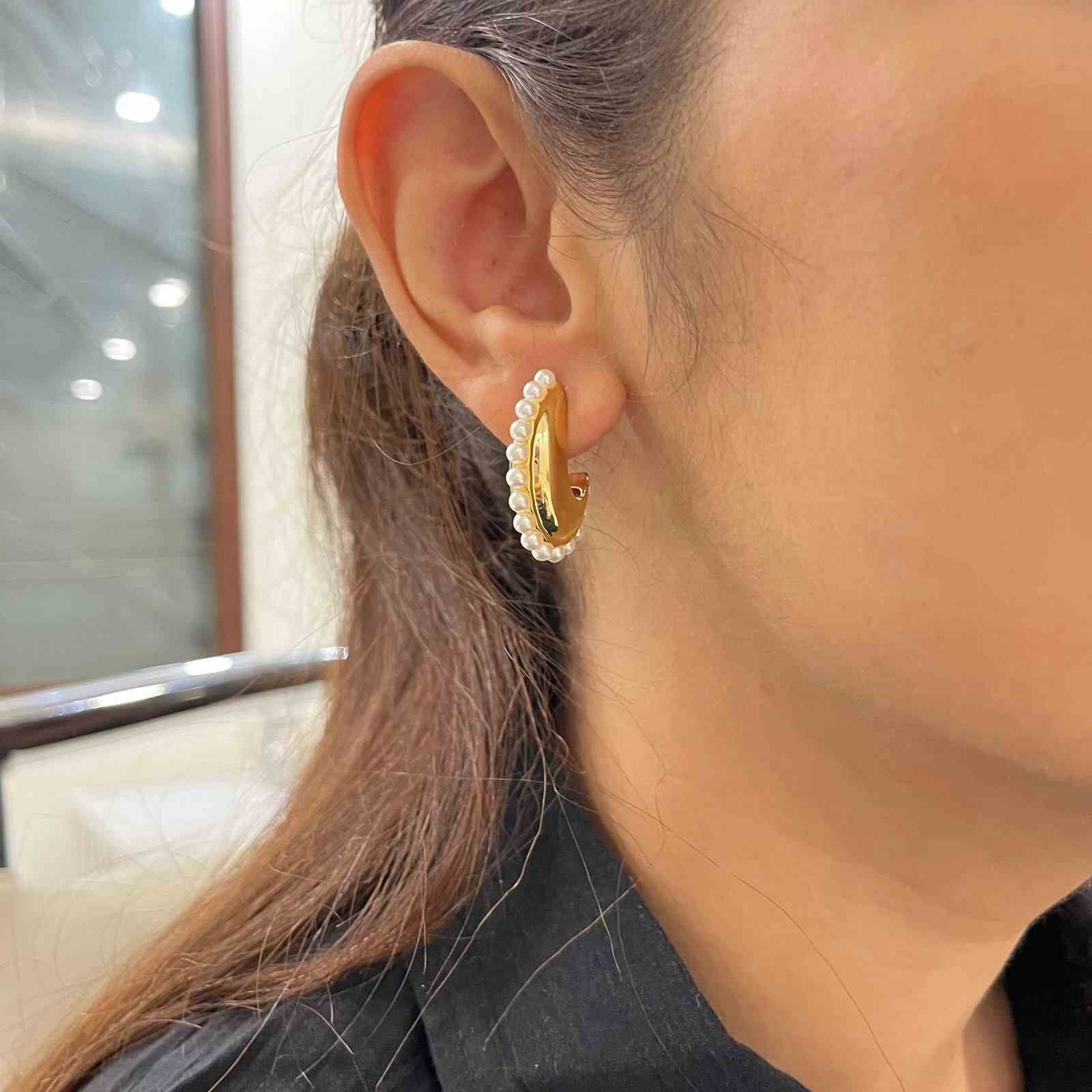 Gold Ear Studs for Ladies