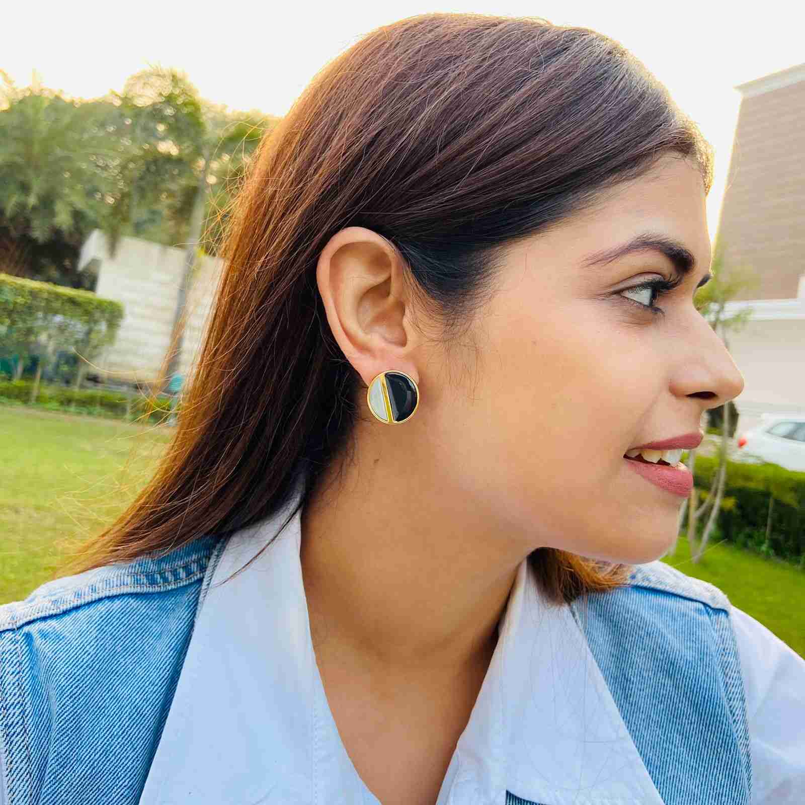 Gold Earrings Tops Design