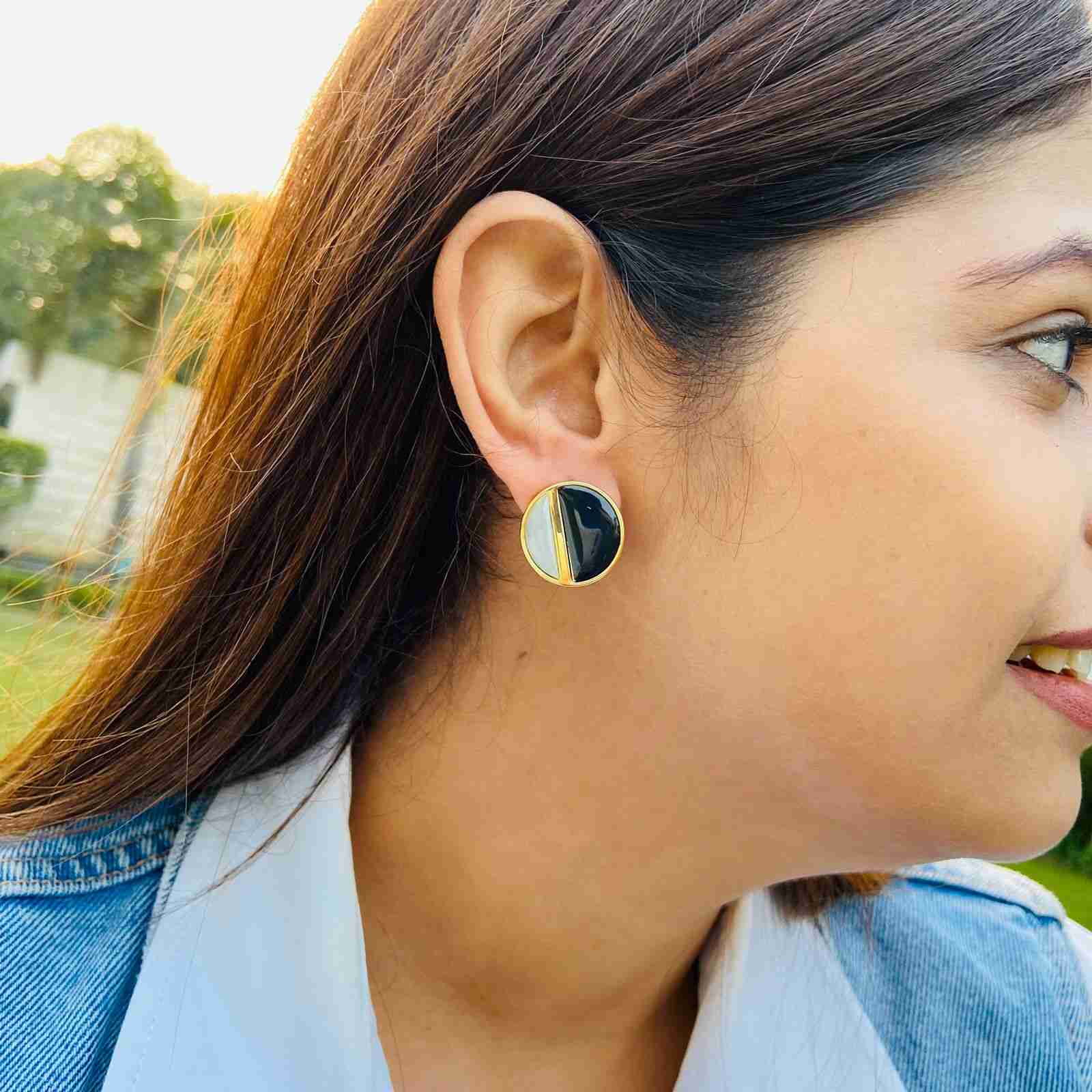 Gold Earrings Tops Design