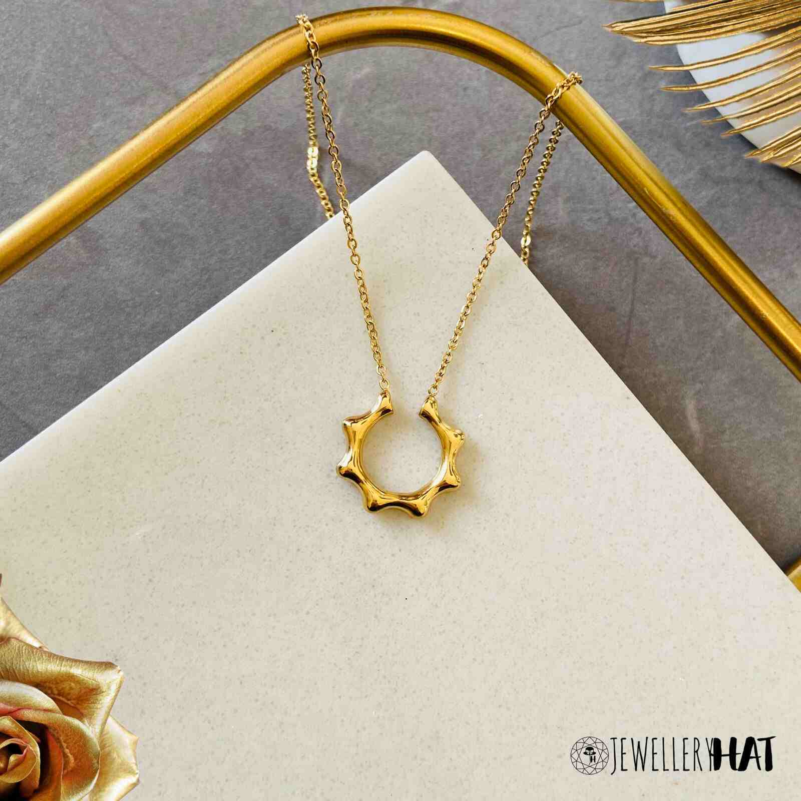 Gold locket for girl online