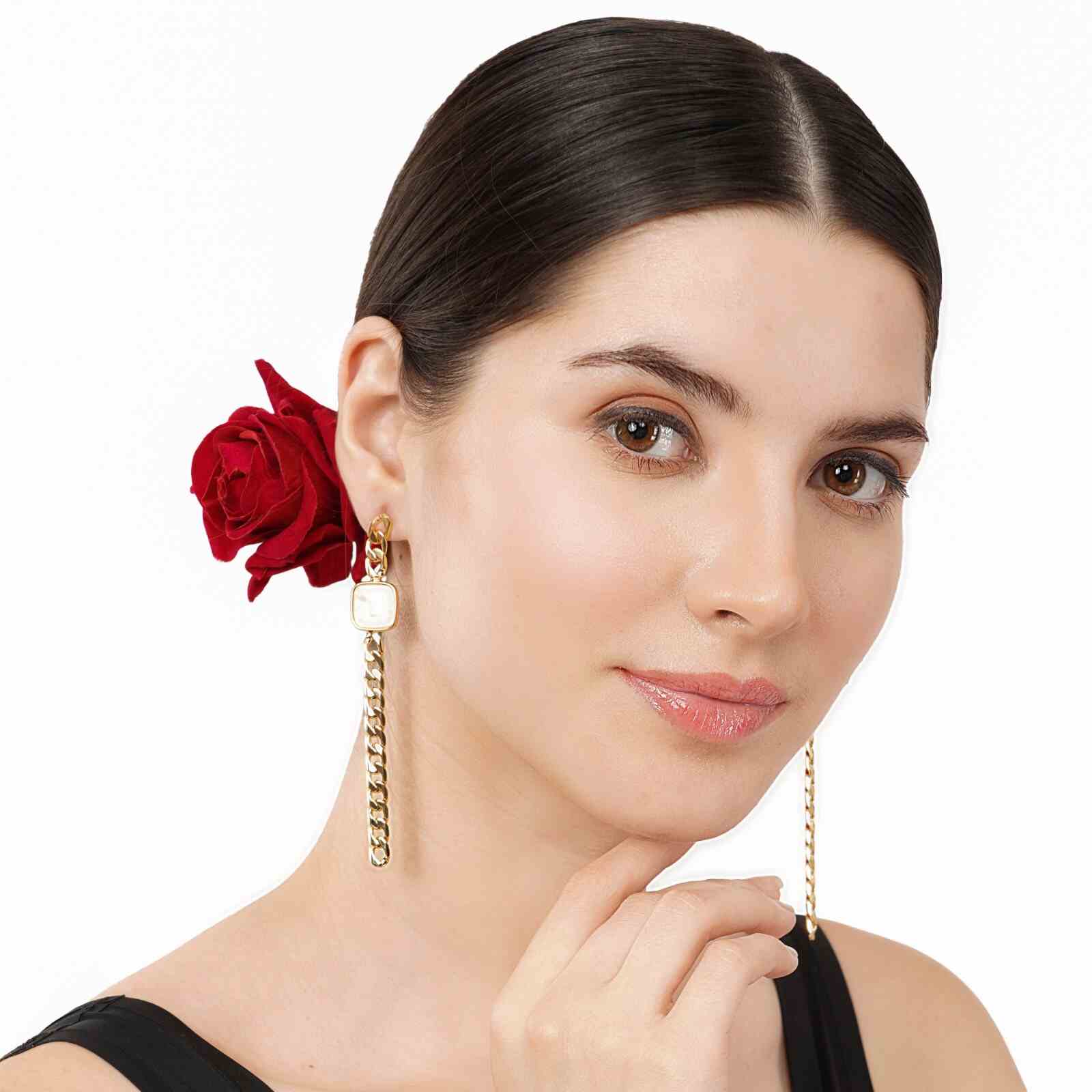 Buy quality Modern 14ct diamond earrings design in Pune