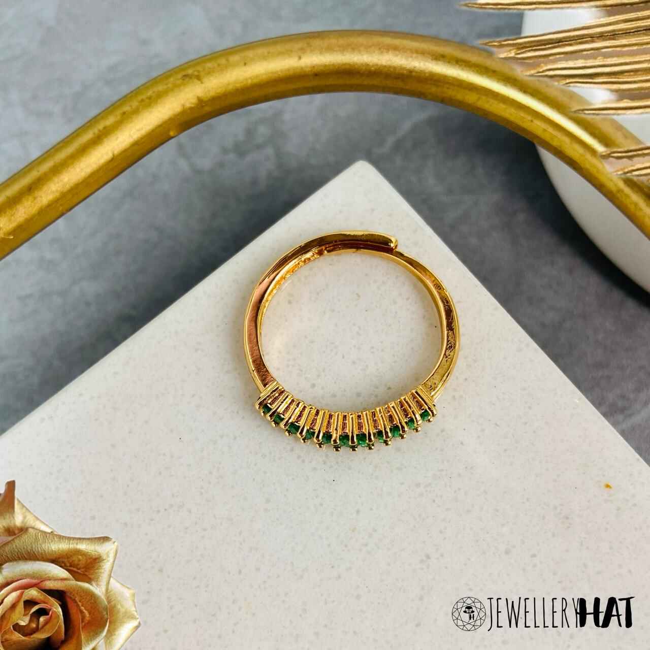 Ladies gold ring style outlet