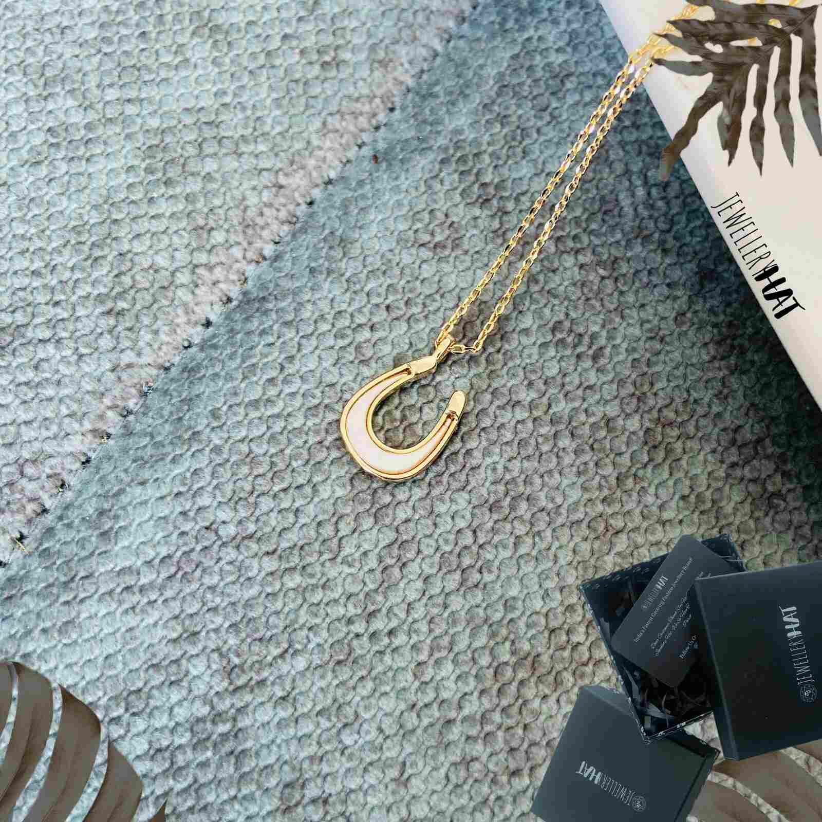 Horse Shoe Pendant | 18kt Gold Filled | Fashion Jewellery for Women