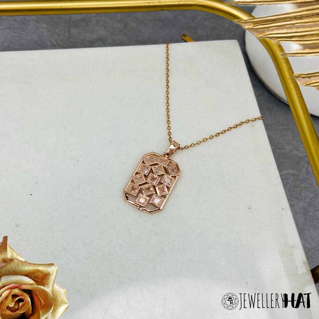 Necklace in Rose Gold Rose Gold Plated Necklace for Women Artifici Jewellery Hat