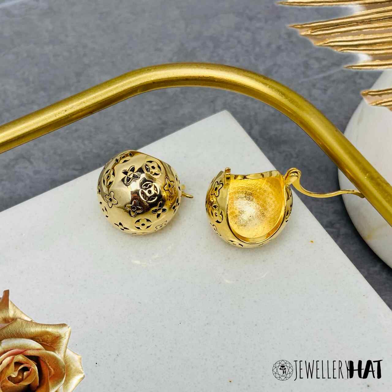 Fake gold earrings store