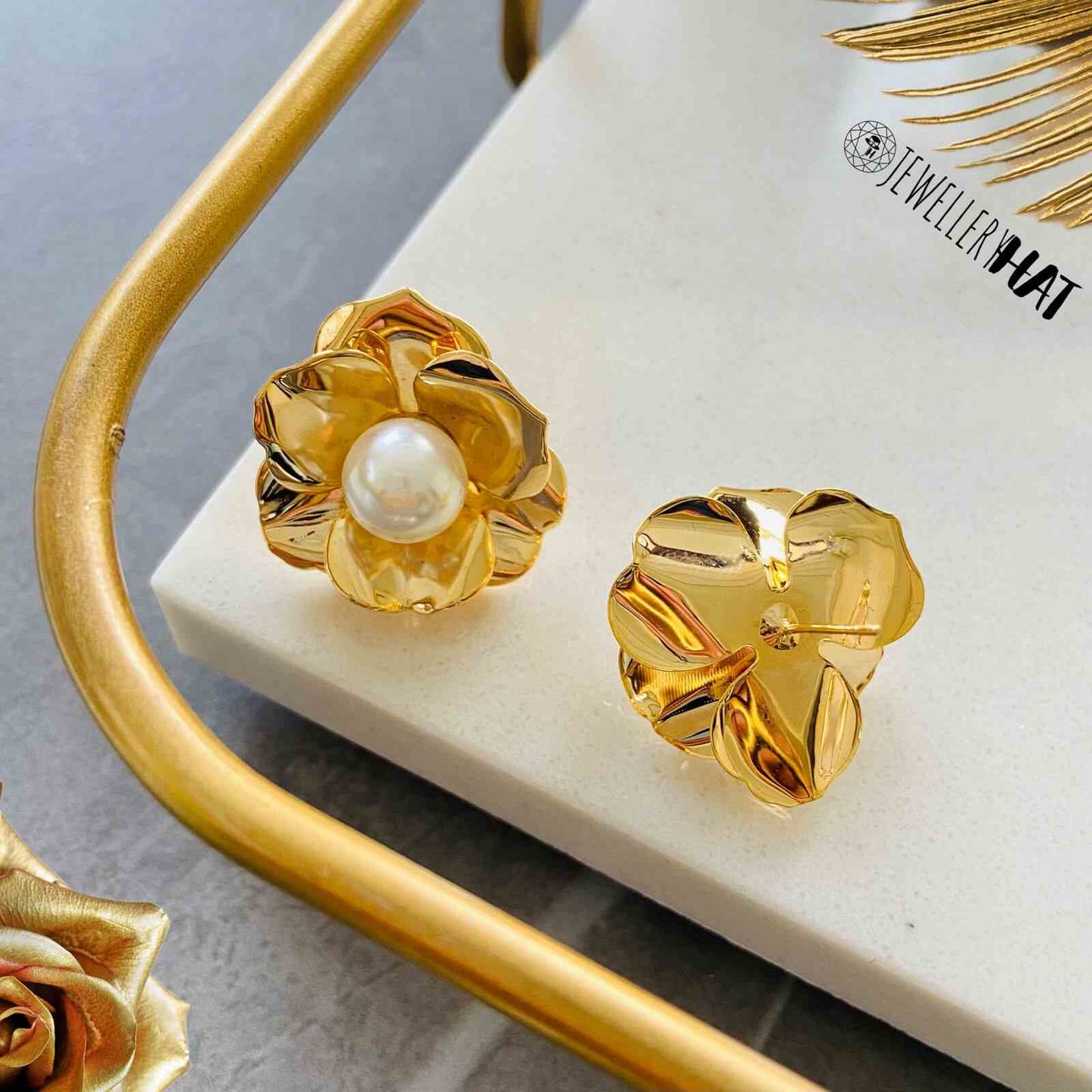 Pearl Stud Earrings Gold