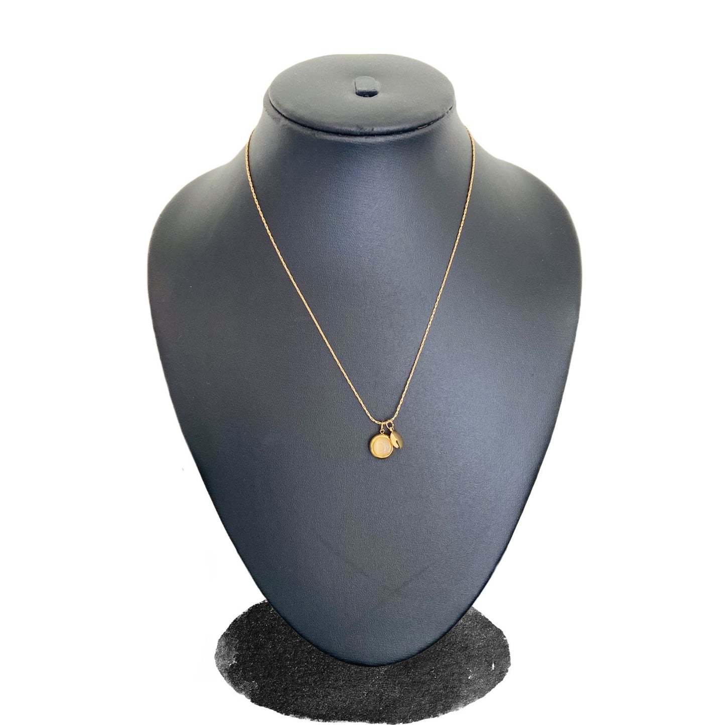 Round Pendant | 18 kt Gold Plated | Fashion Jewellery for Women